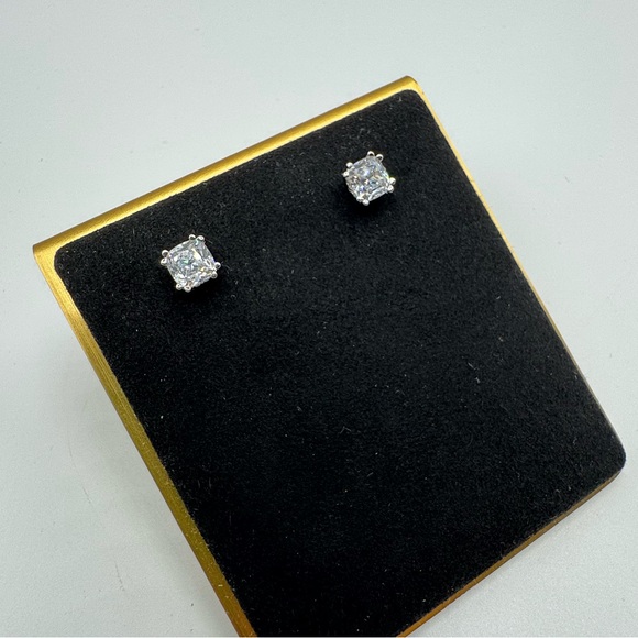 1ct Cushion Cut Studs - Picture 7 of 11